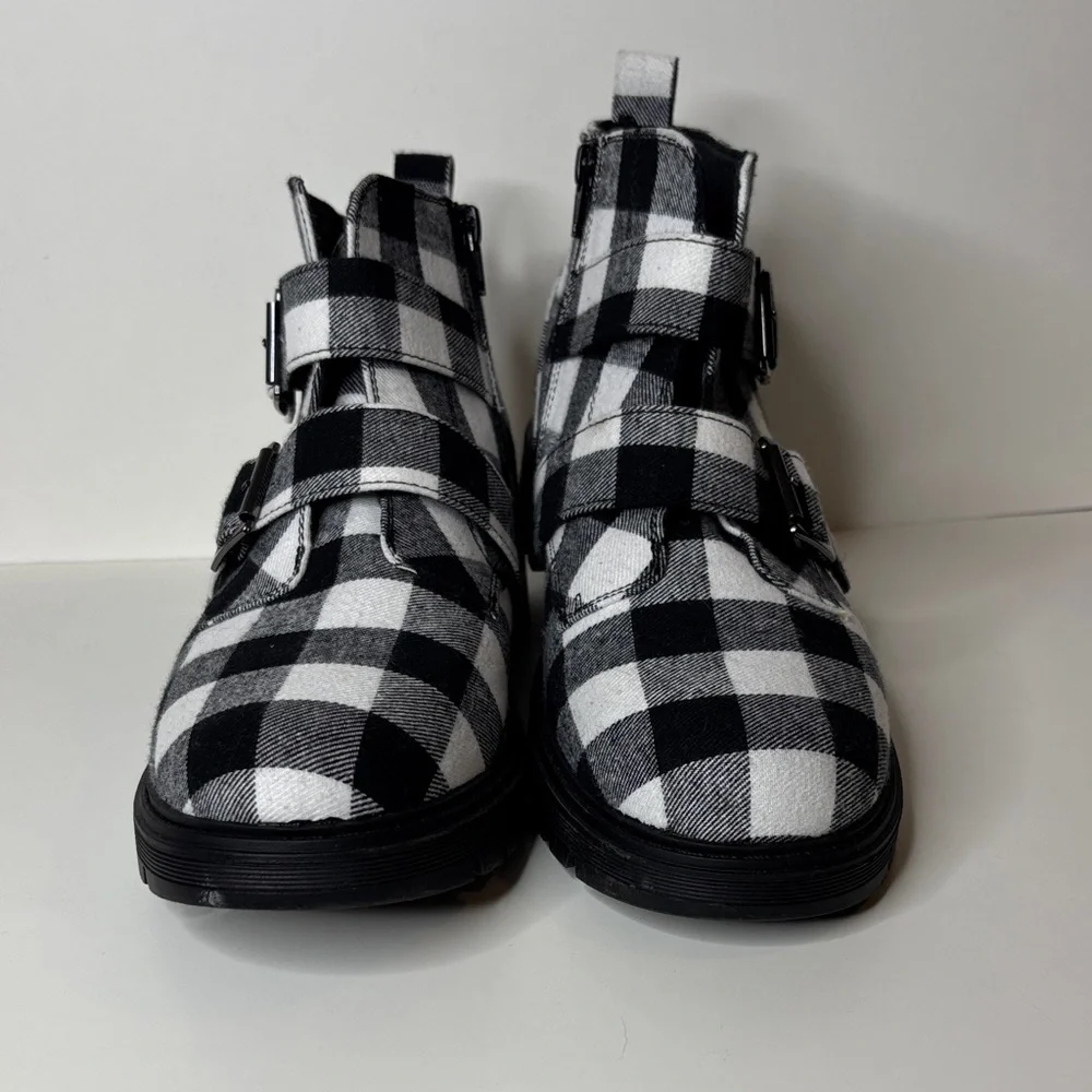 SO size 11 Black and White Plaid Ankle Boots - Picture 2 of 8